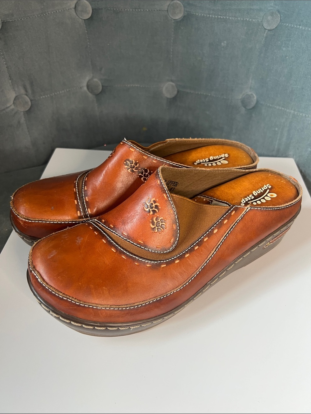 L'Artiste by Spring Step Chino leather clogs in a brown/camel SZ 41